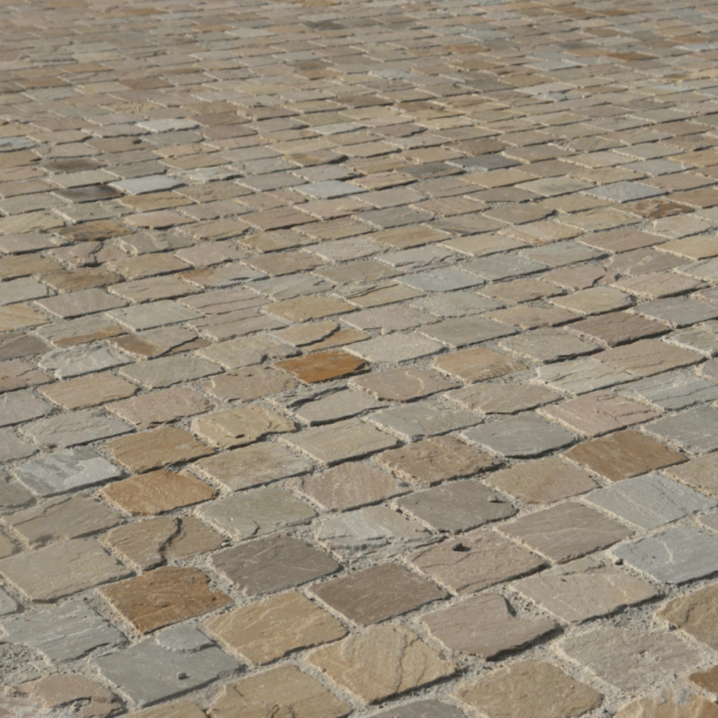 Pavé en Pierre Naturelle Beige et Brun pour Extérieur Pavé en pierre naturelle aux nuances de beige et brun pour aménagement extérieur durable et esthétique.